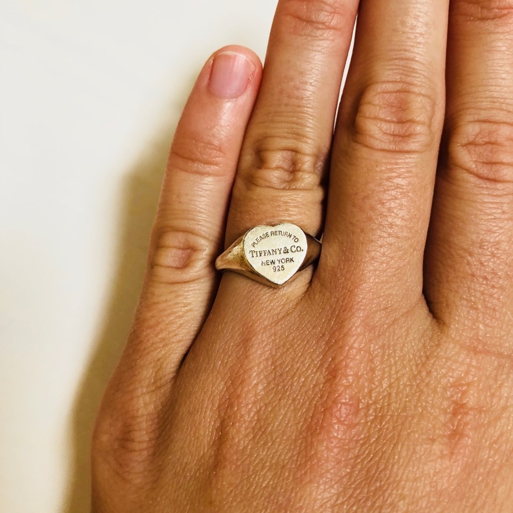 Return to Tiffany signet ring in sterling silver